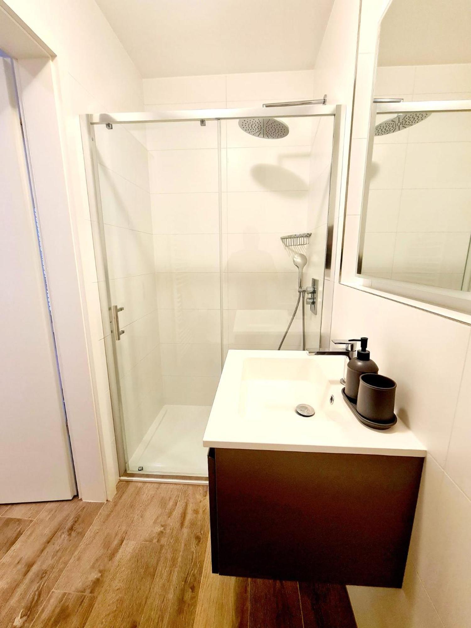 Apartment Luxury 1bedroom With Parking In Center&large Terrace -cd3